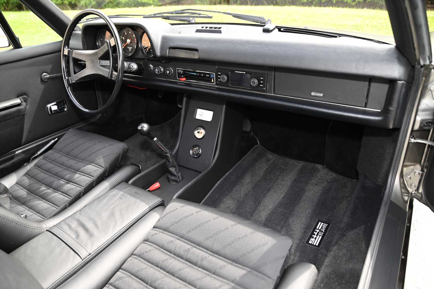 1970 Porsche 914 interior