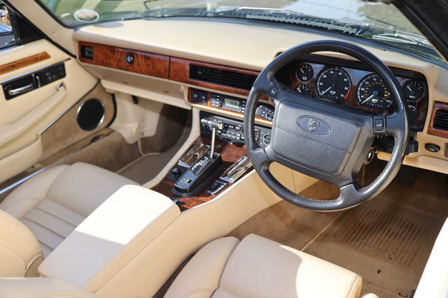 Jaguar XJ S steering wheel