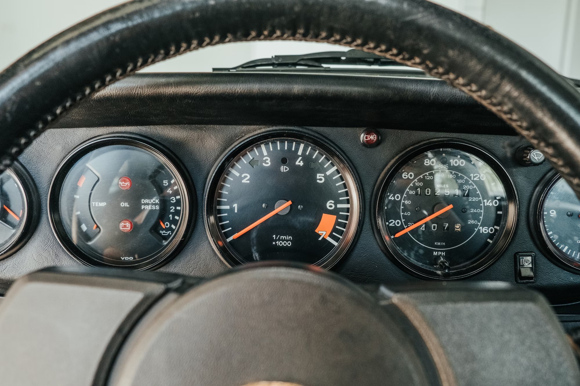 Porsche 911 SC meter 14 IMGCentury