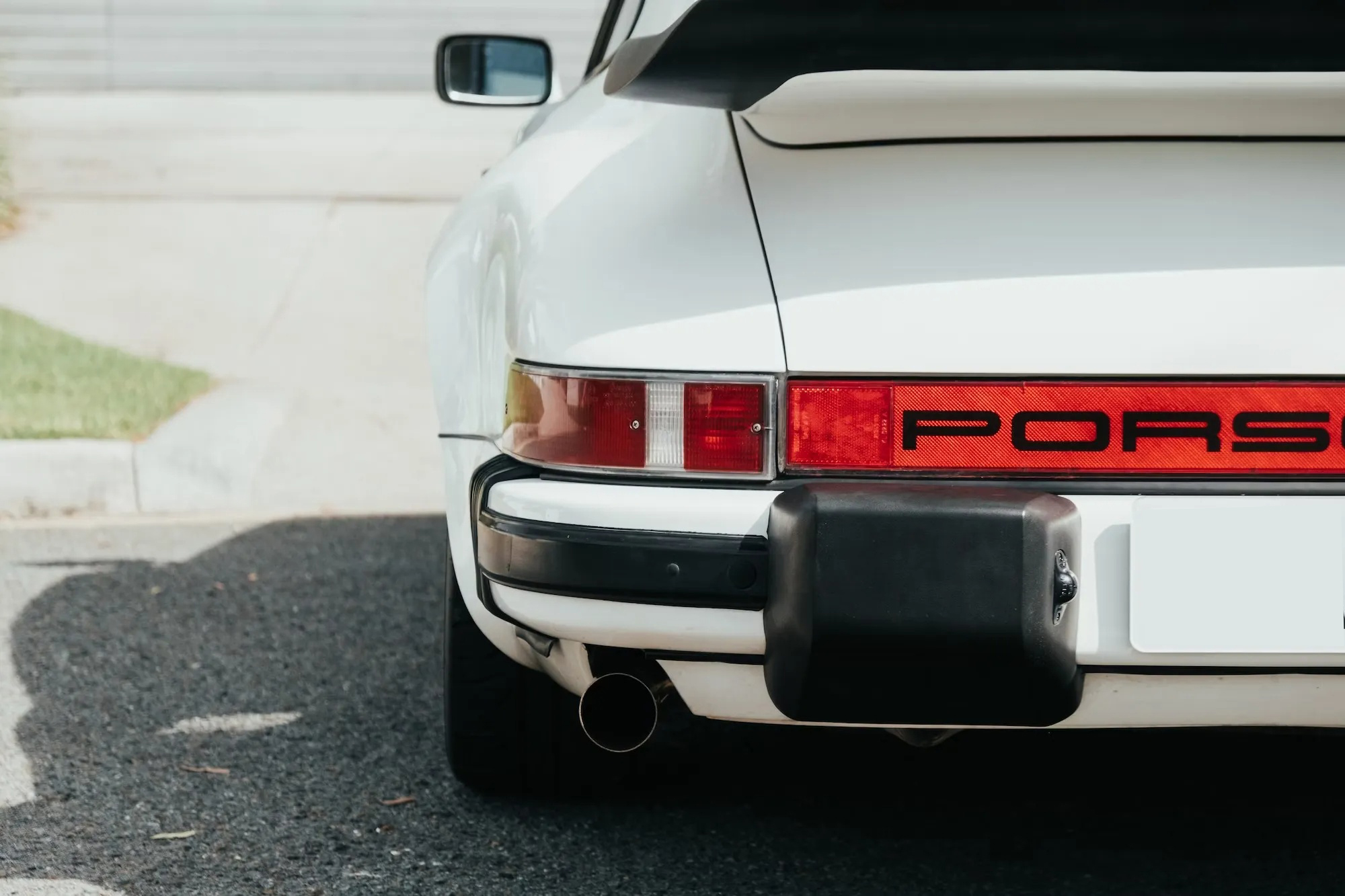 Porsche 911 SC tail light 24 IMGCentury new